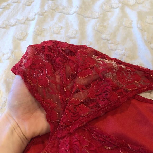 Red lace peplum blouse - Picture 5 of 12